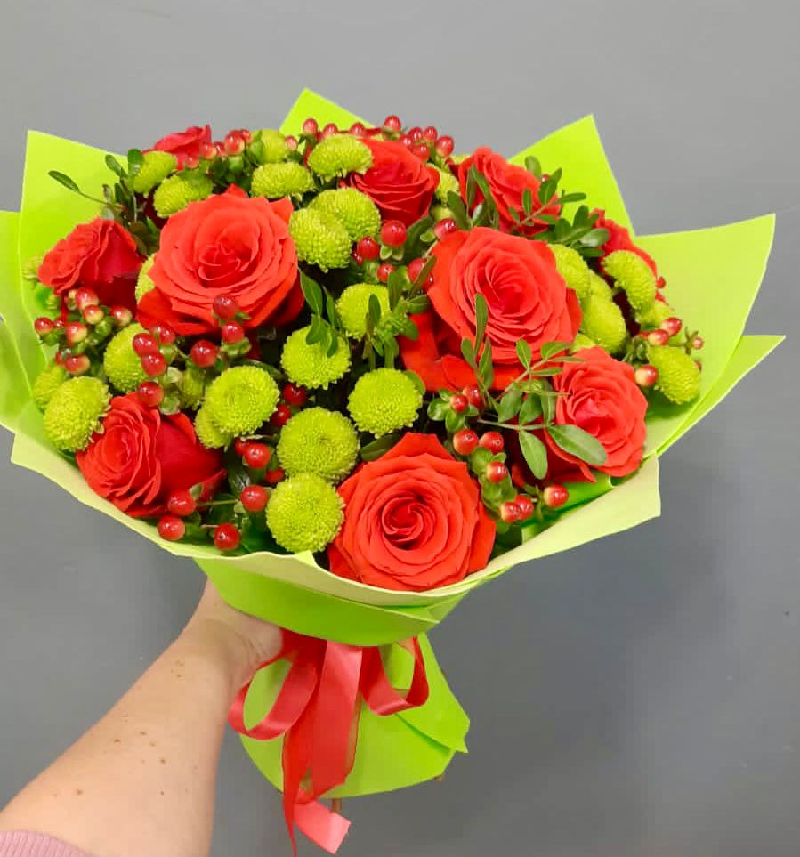 Букет цветов из: Хризантемы и Розы в Красногвардейском