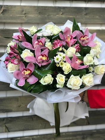 Букет цветов из: Розы и Хризантемы в Красногвардейском