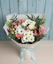 Букет цветов из:  Розы, Лизиантусы и Хризантемы в Красногвардейском