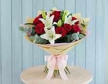 Букет цветов из:  Лилии и Розы в Красногвардейском