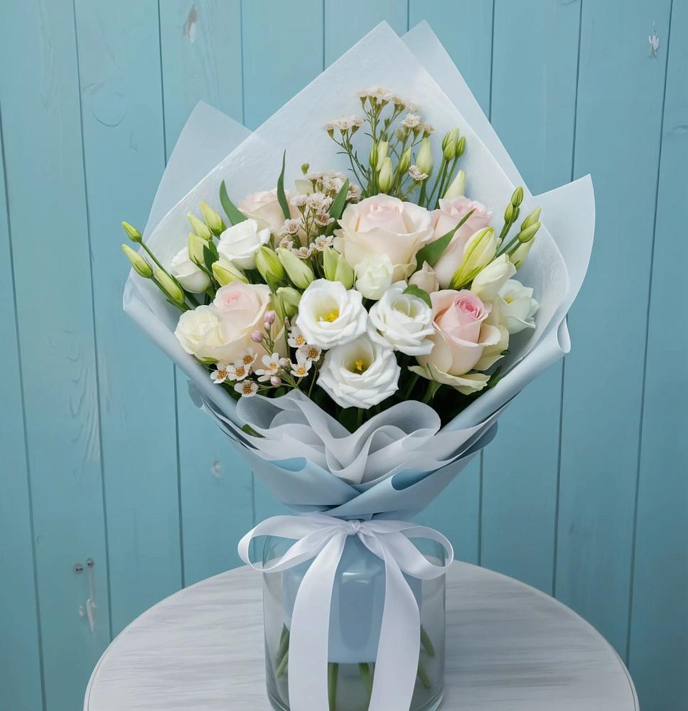 Букет цветов из: Розы и Лизиантусы в Красногвардейском