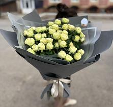 Букет Белые кустовые розы Солинеро в Красногвардейском