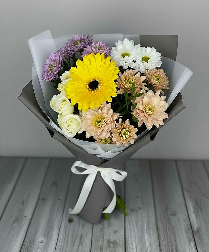 Букет цветов из: Розы, Герберы и Хризантемы в Красногвардейском