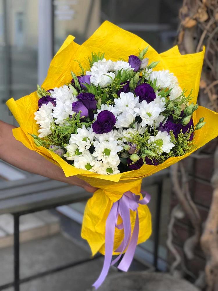 Букет цветов из: Ирисы, Хризантемы и Ромашки в Красногвардейском