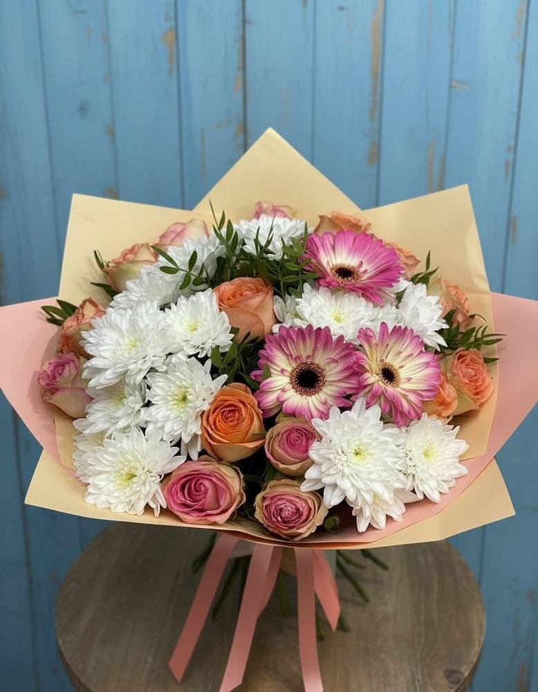 Букет цветов из: Розы, Герберы и Хризантемы в Красногвардейском