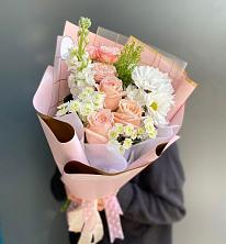 Букет цветов из:  Хризантемы и Розы в Красногвардейском