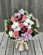 Букет цветов из:  Альстромерии, Гвоздики, Розы и Хризантемы в Красногвардейском