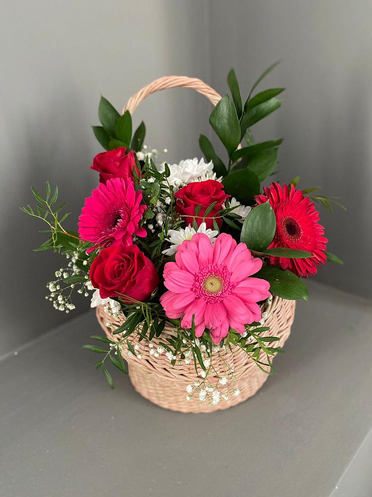 Цветочная композиция из Розы, Хризантемы и Герберы в корзине в Красногвардейском