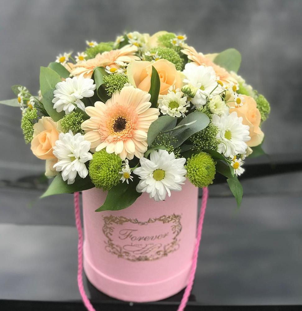 Цветочная композиция из Розы, Герберы и Хризантемы в шляпной коробке в Красногвардейском