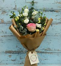Букет цветов из:  Розы и Лизиантусы в Красногвардейском