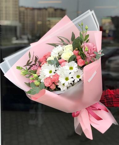 Букет цветов из: Розы, Лизиантусы и Хризантемы в Красногвардейском